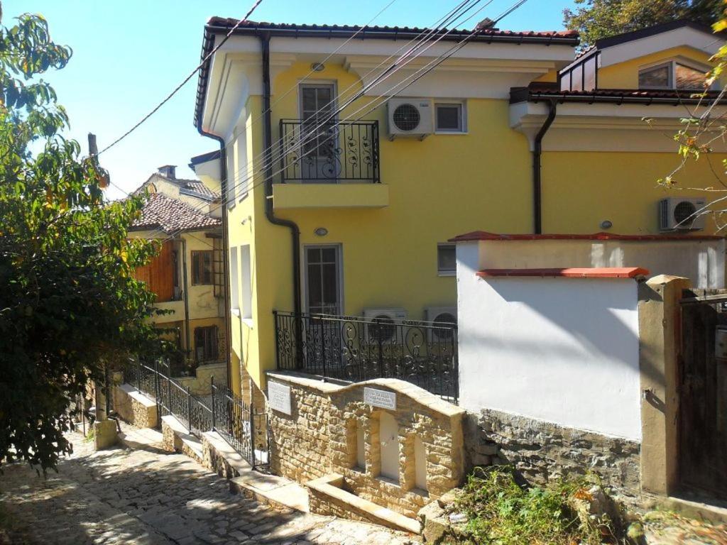 Къщата С Чешмата Lejlighed Veliko Tarnovo Eksteriør billede