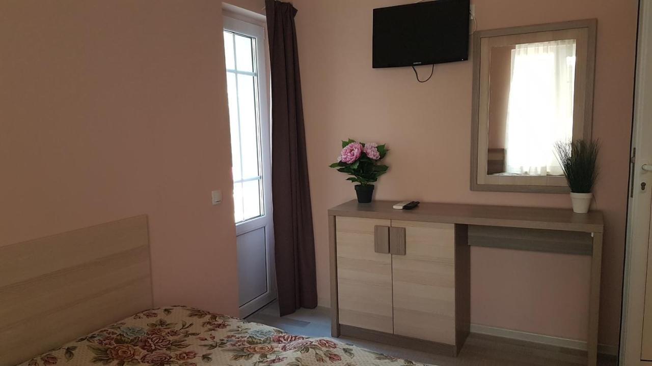 Къщата С Чешмата Lejlighed Veliko Tarnovo Eksteriør billede